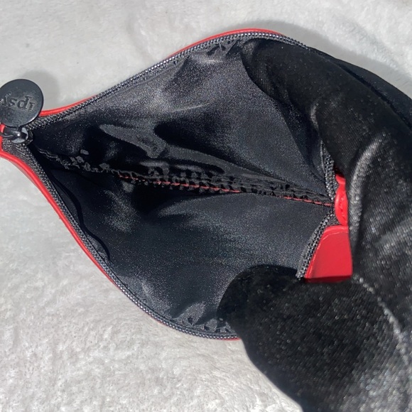 Red Ipsy Glam Bag with Mask the February edition - Picture 7 of 7